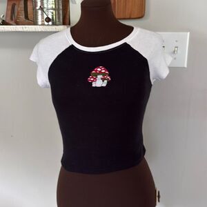 Vintage Rue 21 mushroom baby tee shirt women’s juniors size medium black white Y